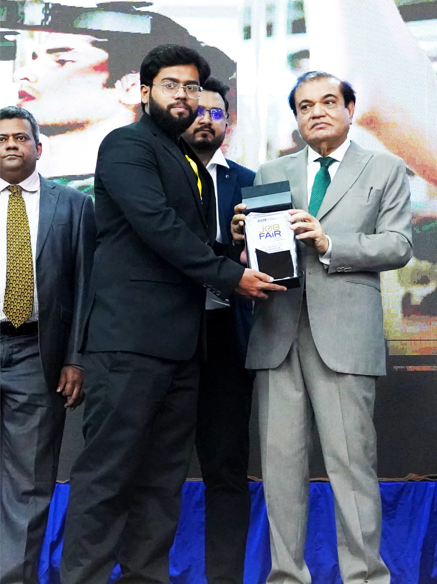 exchanging job fair award ceremony